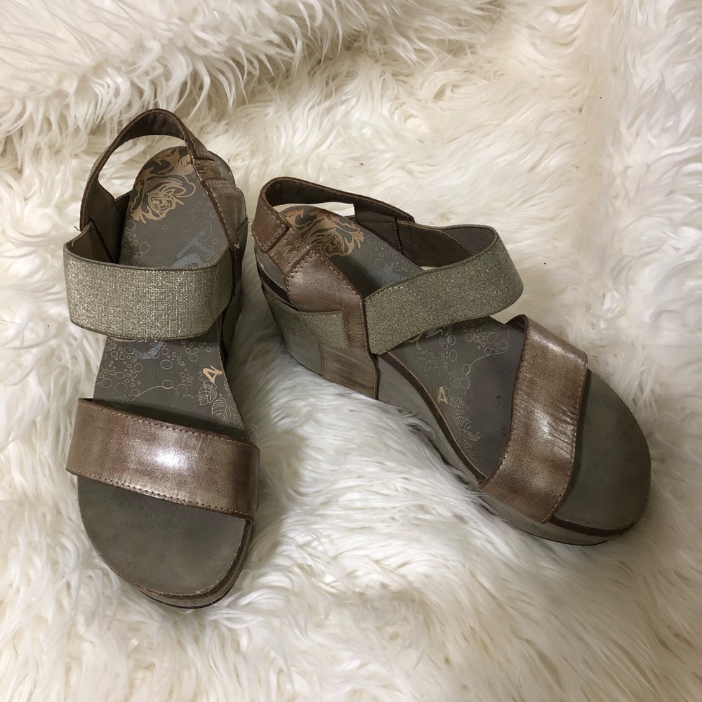 OTBT Gold Bushnell Wedges